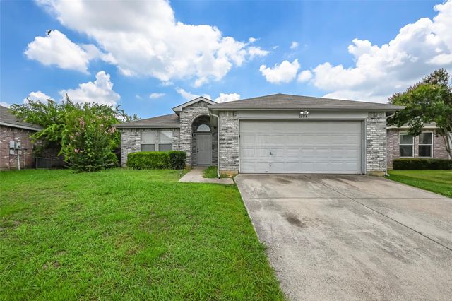 1604 Green Hill