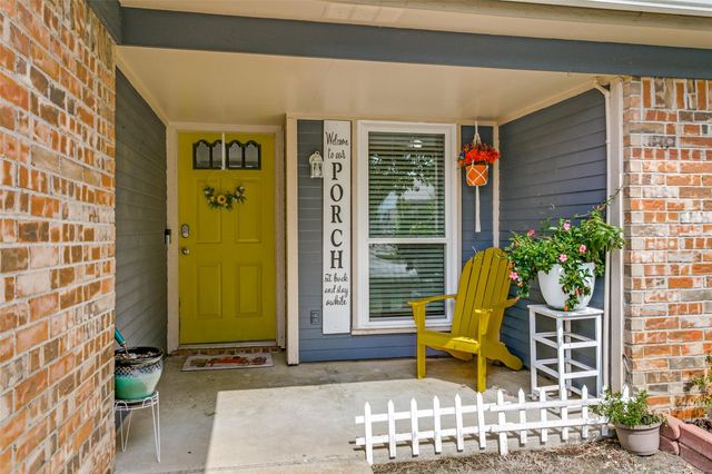 6520 Constitution Dr — Greenfield Village Add