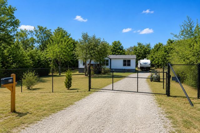 4414 Appletree Ct — Lake Granbury Estates