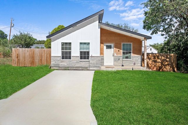 5811 Lake Granbury Trl — Lake Granbury Hbr Sec A