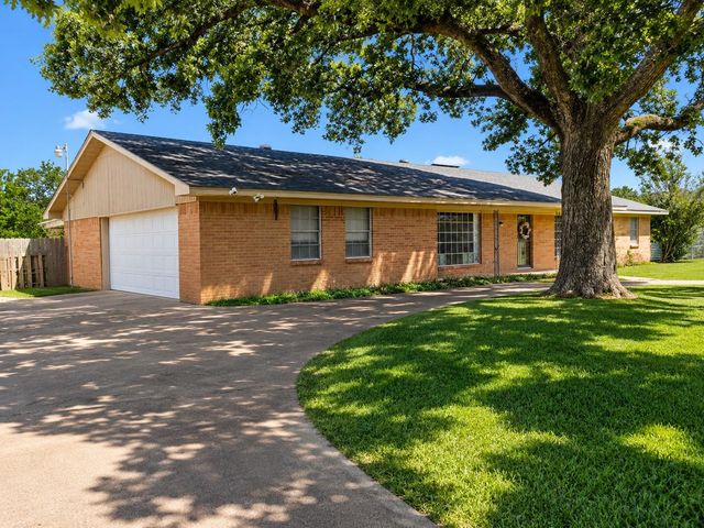 1081 Wright St — Lakeview Estates