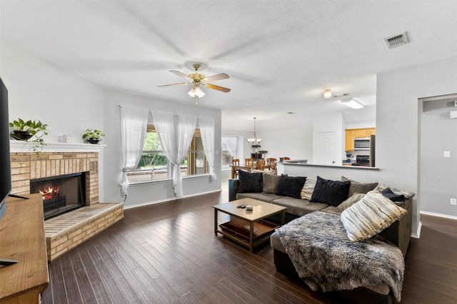 804 Tyler Ct — Heberle Estates Add