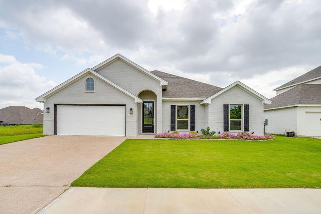 6913 Trail Rock Dr — Whitestone Crest