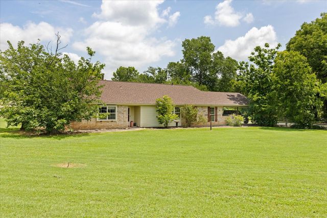4210 Waples Rd — Waples