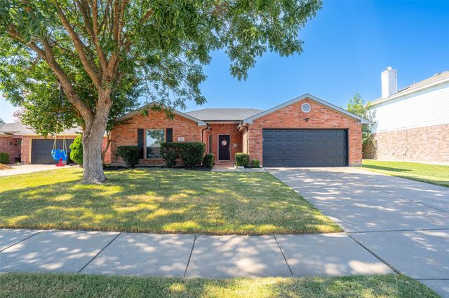 424 NE Murphy Rd — Hampton Place Burleson