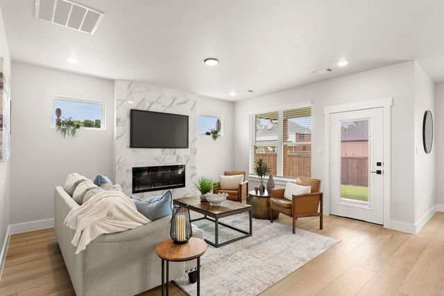 2610 Honor Ct — Laurel Creek