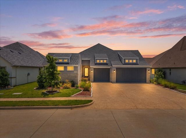 2721 River Path Ct — Park Place