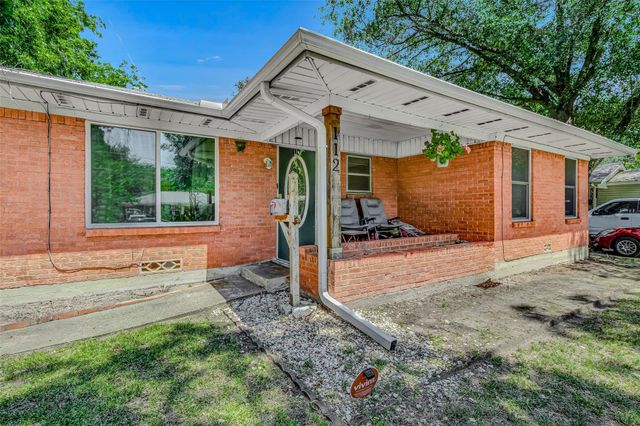 112 Oak Dr — Massengill 1st