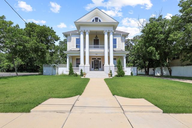 511 S Travis St — Samuel Blagg Surv Abs #56