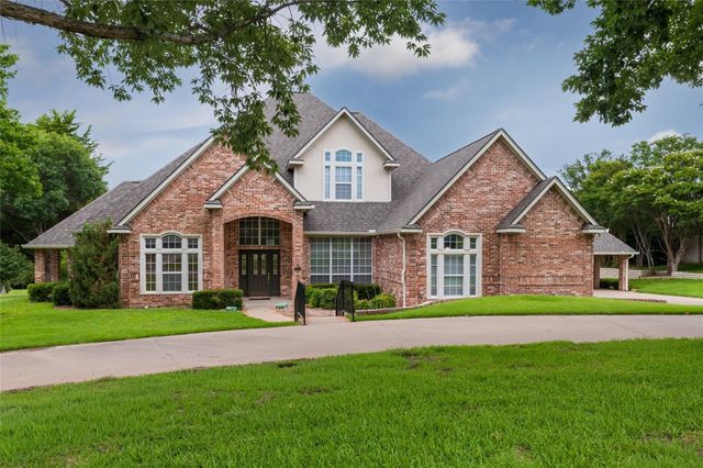 1917 Woodland Hills Ln — Woodland Hills
