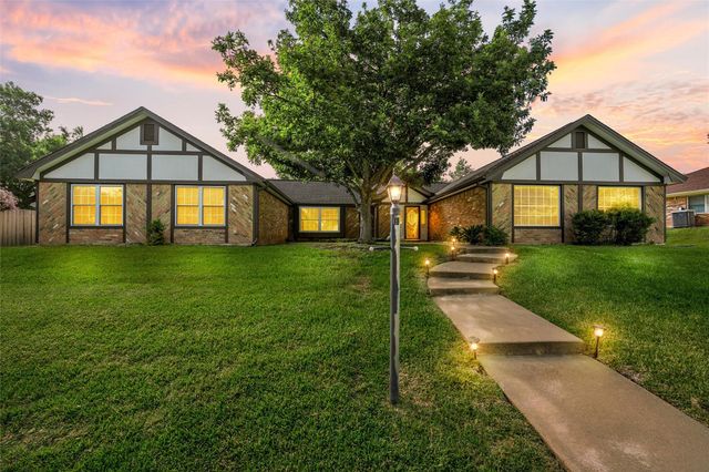8202 Whippoorwill Dr — Knottingham Forest
