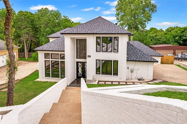 1417 Wyndmere Dr — Wyndmere