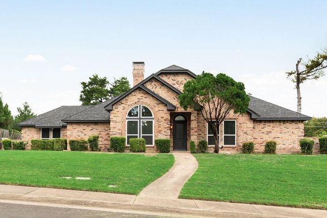 915 Greenbriar Ln — Greenbriar Estates