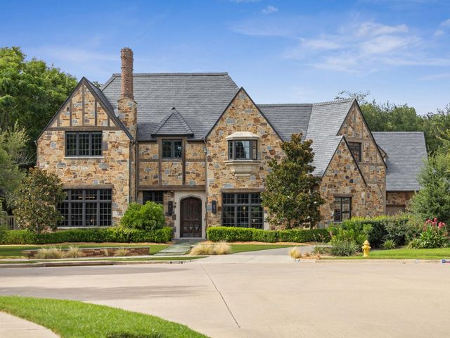722 Inglenook Ct — St Andrews Estates