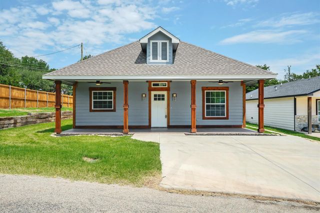 800 Crow Ct — Comanche Harbor