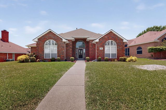 712 Regalwood Dr — Creek Tree Estates