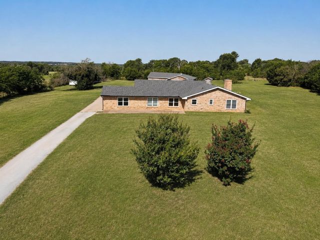1609 Sweet Springs Rd — T&P Rr Co Sec 145 Abst 1459