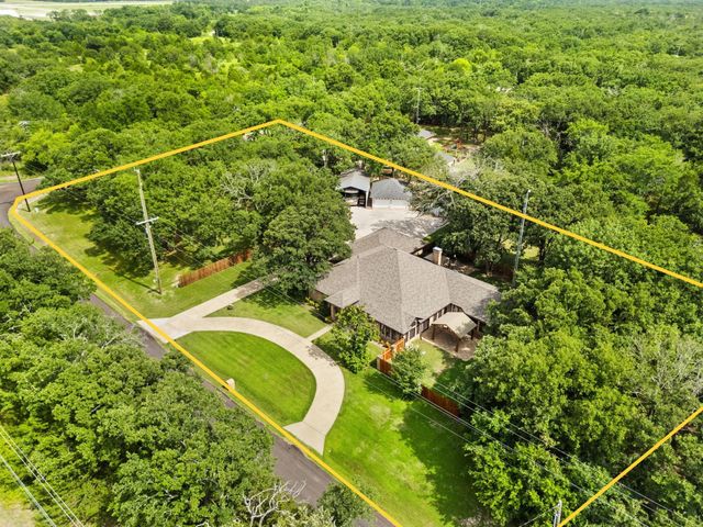 1023 County Road 3310 — A0607 LOFTON VAN
