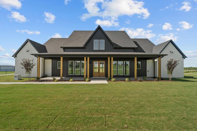 1015 Pilgrim Trl — Corner Ranch Estates