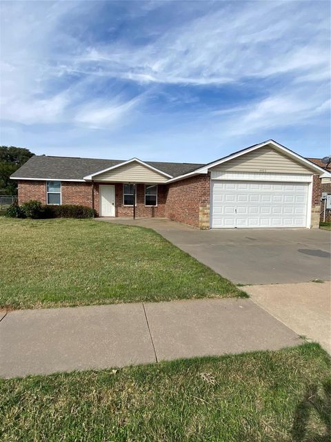 4406 Bobbie Ann Dr — Old Granbury Estates