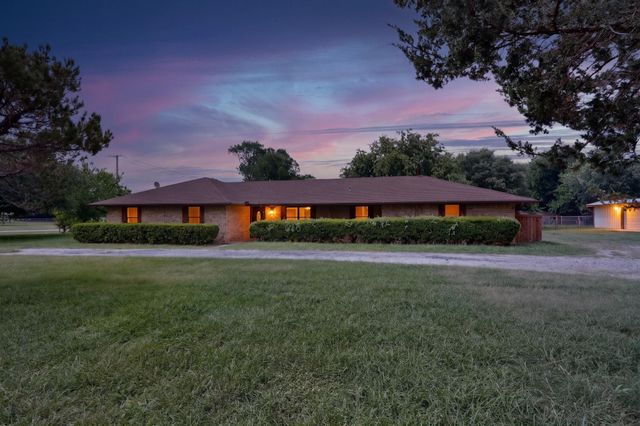 1090 Ashford Ln — Diamond Creek Ranchette #2