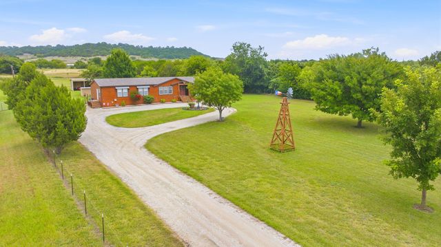 2914 Oak Ct — Oak Country Estates