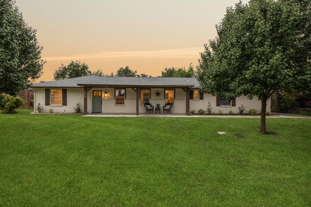 208 E 7th St — Collin County School Land Surv
