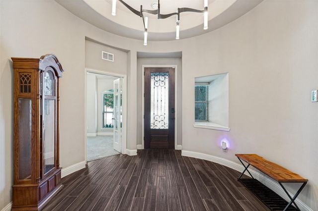 1718 Sandalwood Ln — Lakeview Estates #1