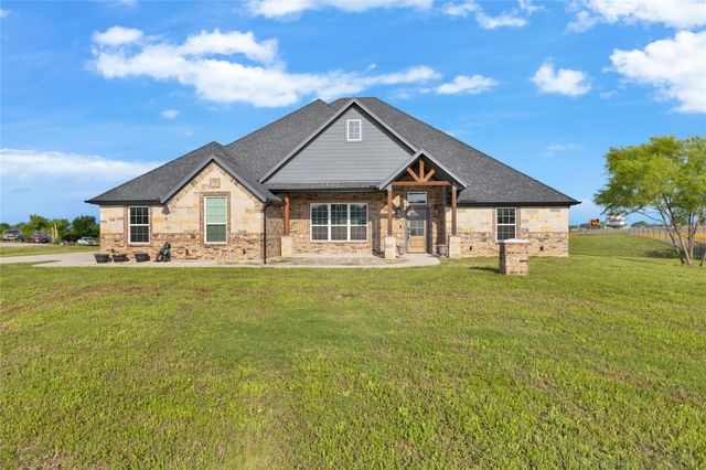 1040 Cloudy Ct — Sky View Ranch