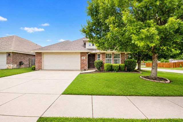 900 Cheryl St — Crescent Spgs Ranch I & II