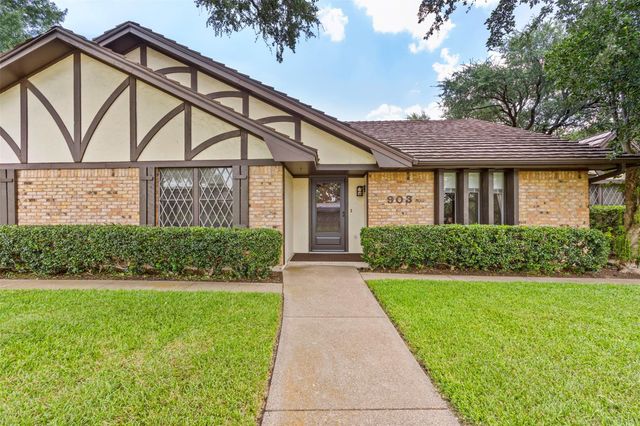 903 Green Rock Dr — Greenway Estates