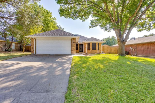 1200 Windy Meadows Dr — Meadows Add
