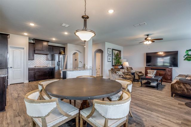 1303 Highcroft Ln — Devonshire Village 10B