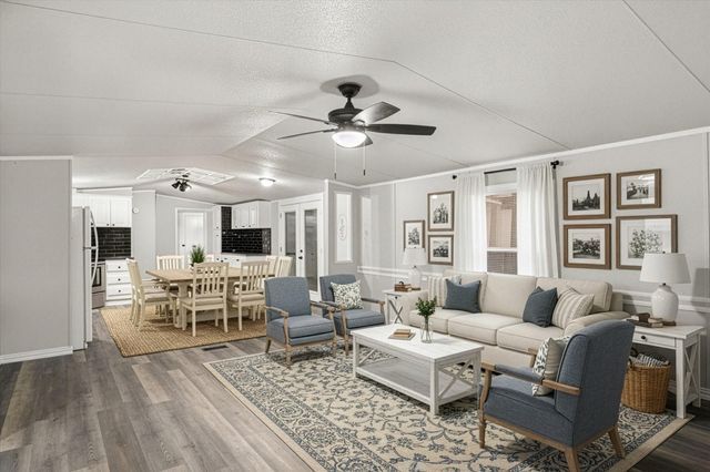 4617 Lyndi Ln — Blue Water Shores