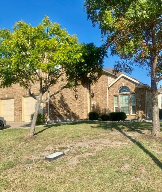 1021 Hummingbird Ct — Grayhawk Addition Ph 2