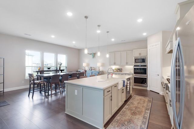 2908 Standing Tall Ct — Heath Golf & Yacht Club
