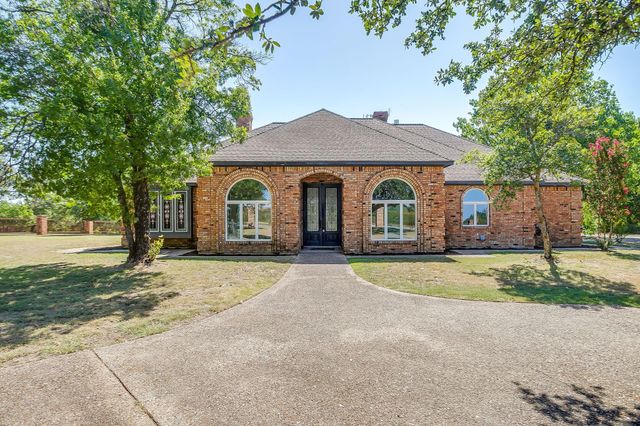 2625 Clear Lake Rd — Clear Lake Estate