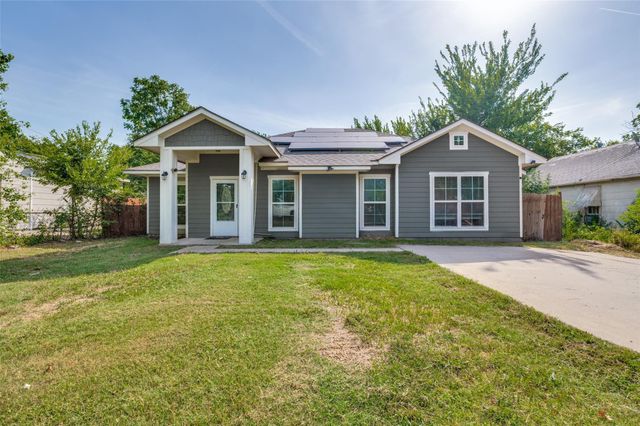 207 Ennis St — Town- Waxahachie