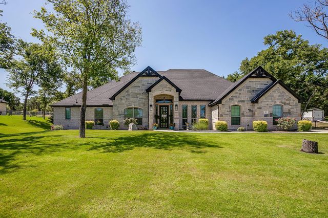 1011 Glenoaks Dr — Glenhollow Ranch