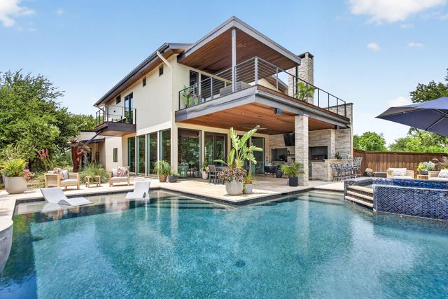 576 Maddux Rd — Christian F M