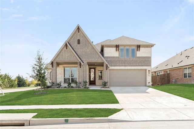 801 Twin Pine Ct — West Crossing