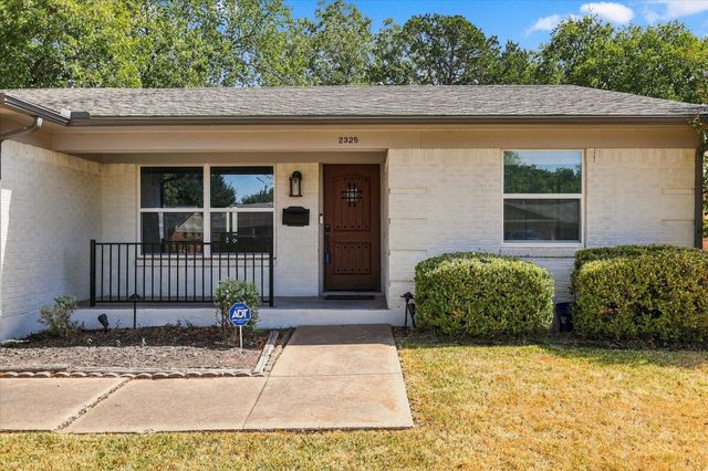 2325 N Lockhart St — Northwood Add
