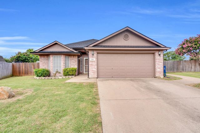1006 Darren Dr — Keswick Gardens Ph 01