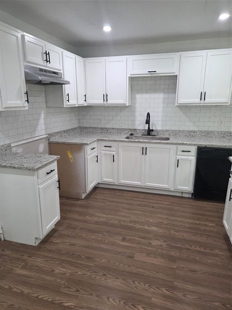 205 S Line St — Batte