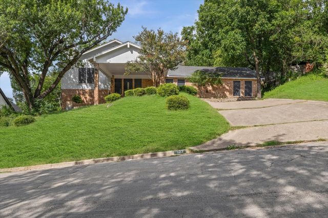 1133 Valley Ridge Dr — Woodland West