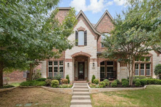 717 Orleans Dr — Carillon