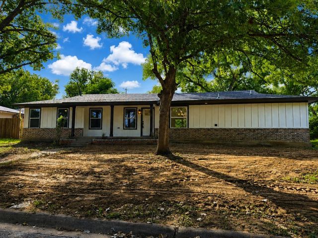 721 Norwood Dr — Bellvue Add