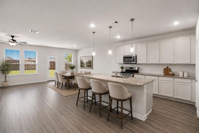 984 Manuel Dr — Woodcreek