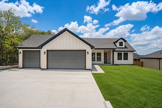 5712 Stonegate Cir — Canyon Creek