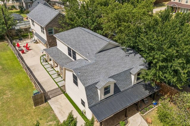 302 Denton Dr — O T Roanoke